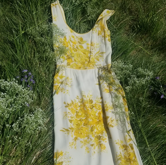 Sexy Sixties Style Pencil Dress for Parties - Picture 6 of 13